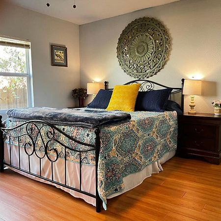 Boho Bliss- Cozy Private Room 2 Miles From Alamodome! Σαν Αντόνιο Εξωτερικό φωτογραφία